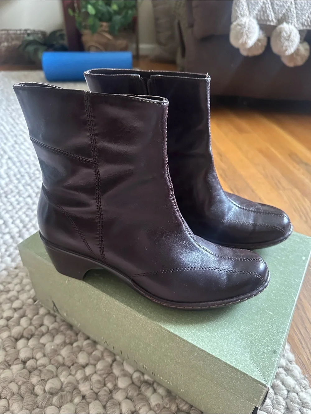 Clarks Women's Dark Brown Leather Zip-Front Ankle Boots